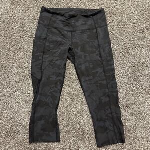 LULULEMON Women's Fast and Free Crop II 19" Non-Reflective Size 10 In Camo Grey